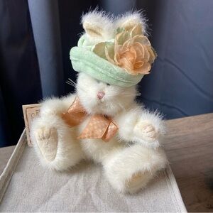 Boyds 12 Inch Plush Rabbit 'Kellie Hopplebuns' With Tag Retired